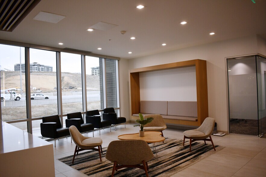 More Photos Of 4101 N Thanksgiving Way, Lehi Office For Lease
