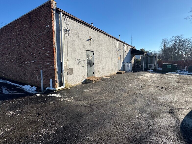 More Photos Of 678 S Country Rd, Patchogue General Retail For Sale