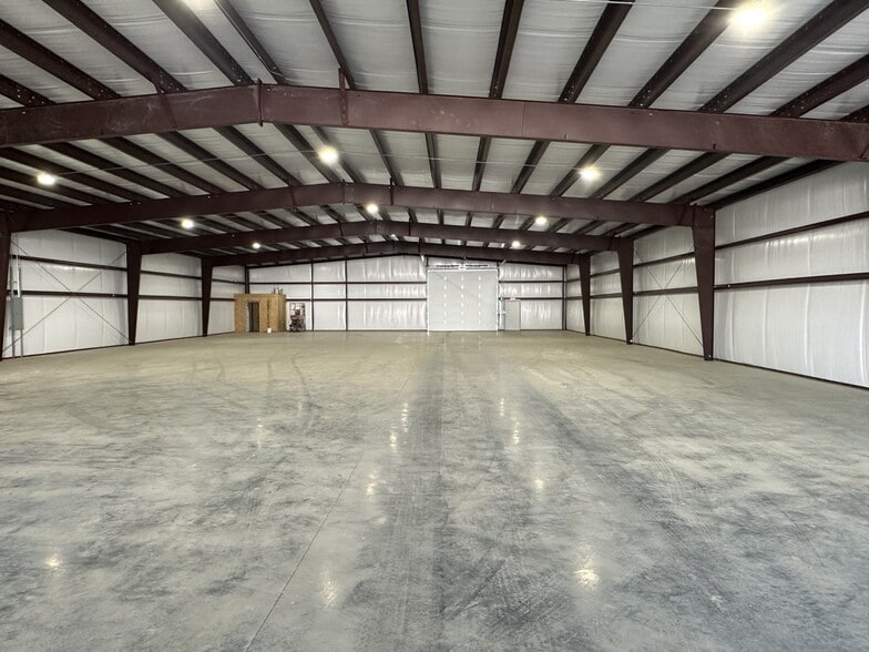 More Photos Of 5703 Steep Hill Rd, Fort Smith Warehouse For Lease
