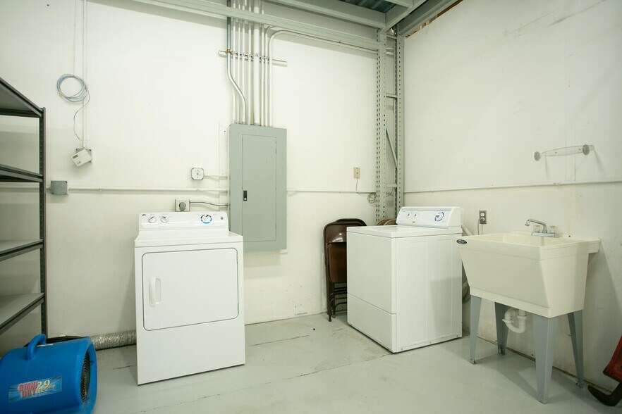 More Photos Of 11811 Upham St, Broomfield Warehouse For Lease