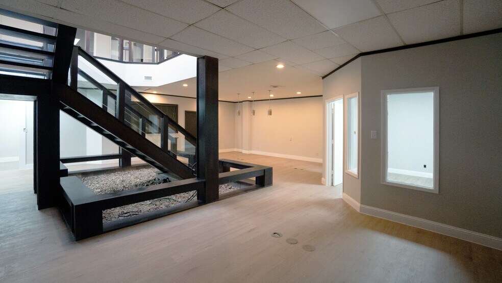 More Photos Of 9220 Rasmus Dr, Houston Warehouse For Lease