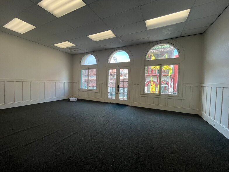 More Photos Of 736-738 Grant Ave, San Francisco Storefront Retail Office For Sale