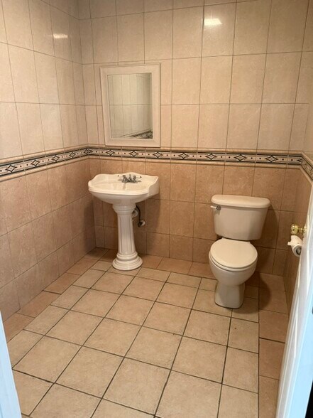 More Photos Of 1951 Gees Mill Rd, Conyers Flex For Sale