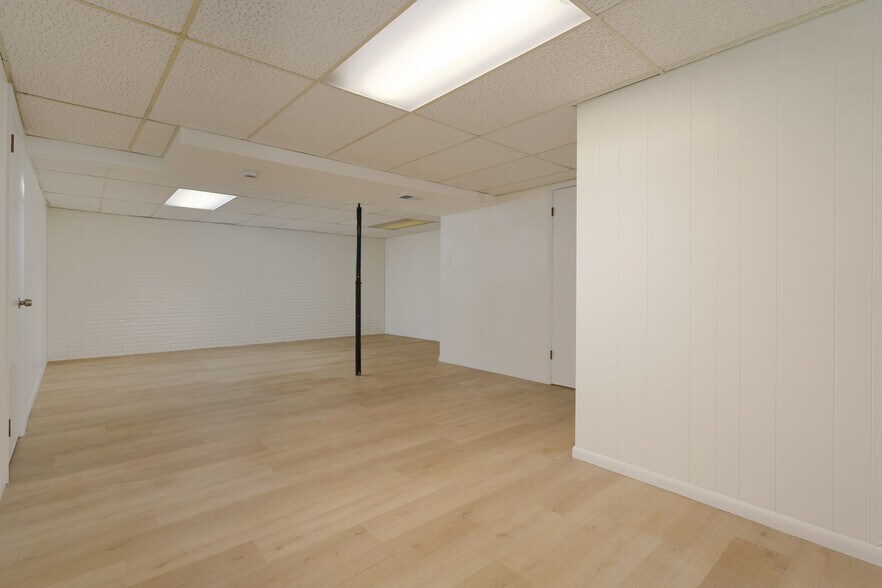 More Photos Of 210 Anderson Ln, Belleville Multifamily For Sale