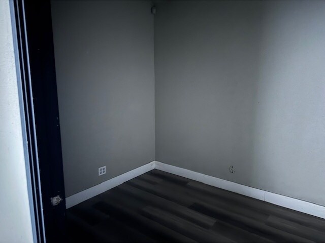 More Photos Of 22516 Ventura Blvd, Woodland Hills Freestanding For Sale