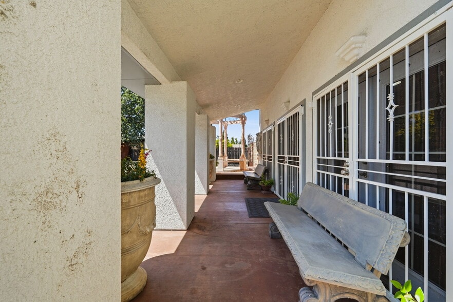 More Photos Of 870 Hartnell Ave, Redding Garden Center For Sale