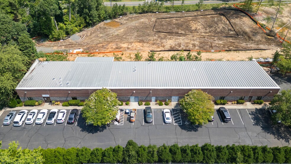 Primary Photo Of 600 Meadowlands Dr, Hillsborough Research And Development For Lease