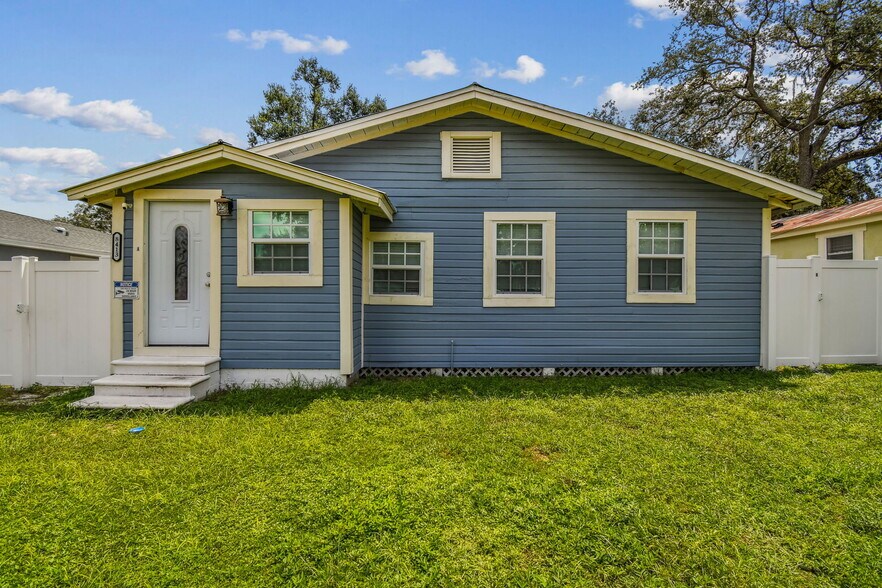 More Photos Of 8413 N Hamner Ave, Tampa Apartments For Sale