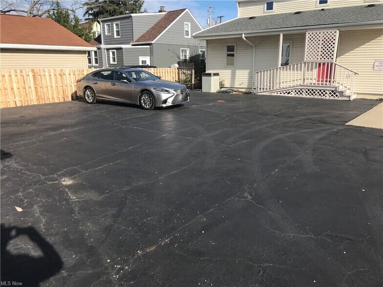 More Photos Of 2918 Plymouth Ave, Rocky River Office For Sale