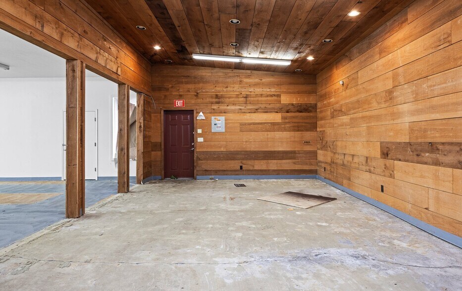 More Photos Of 1195 Newmark Ave, Coos Bay Storefront Retail Residential For Sale