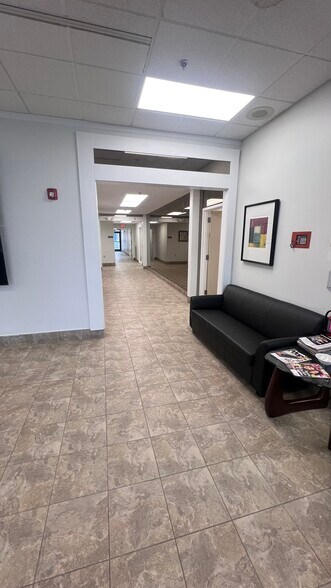 More Photos Of 35350 Curtis Blvd, Eastlake Medical For Lease