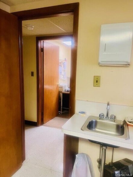 More Photos Of 10922 Myrtle Ave, Richmond Hill Healthcare For Sale