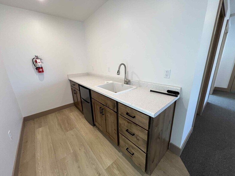 More Photos Of 3746 N Higley Rd, Ogden Showroom For Lease