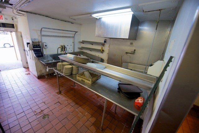 More Photos Of 1100 S 9th St, Waco Restaurant For Lease