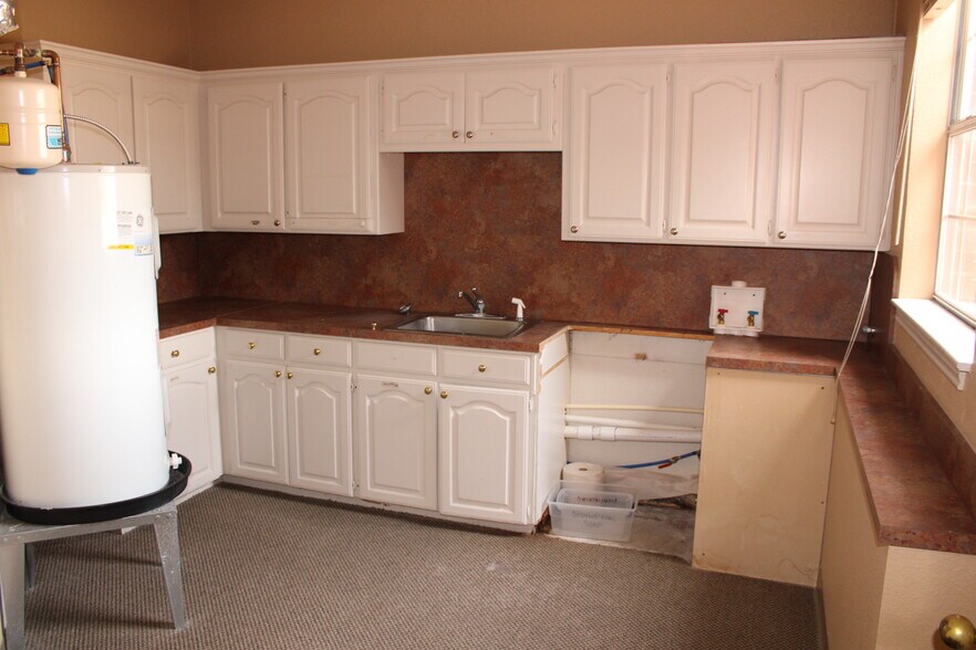More Photos Of 6407 Colleyville Blvd, Colleyville Medical For Sale