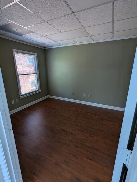 More Photos Of 2440 Sandy Plains Rd, Marietta Office For Sale