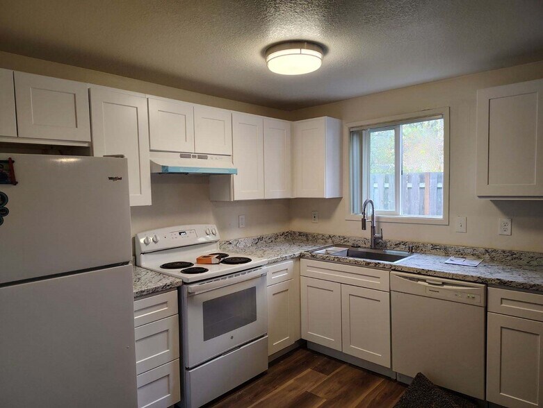 More Photos Of 16405 E Burnside St, Portland Apartments For Sale