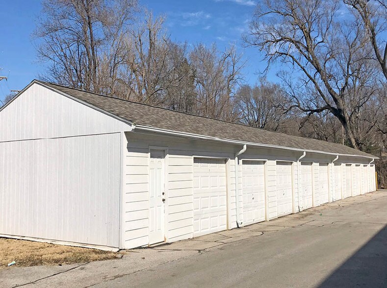 More Photos Of 3915 N 70th Cir, Omaha Apartments For Sale