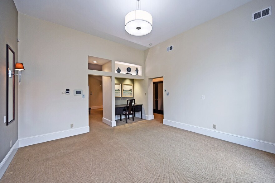 More Photos Of 19 E 8th St, Cincinnati Office For Sale