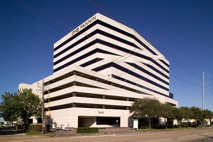 More Photos Of 7400 Fannin St, Houston Medical For Lease