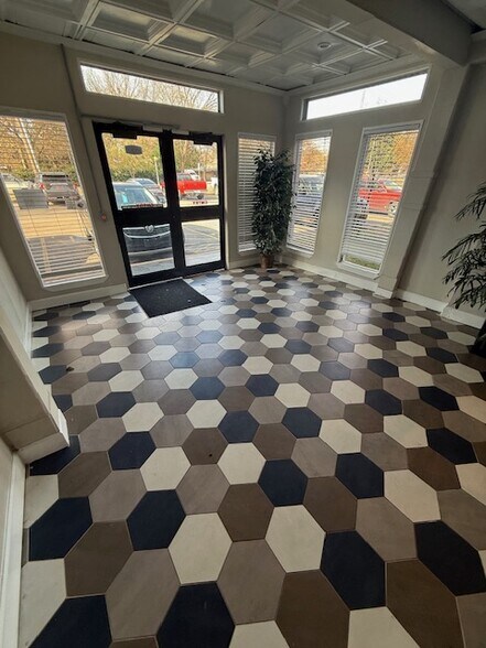 More Photos Of 5553-5555 S Peoria Ave, Tulsa Office For Sale