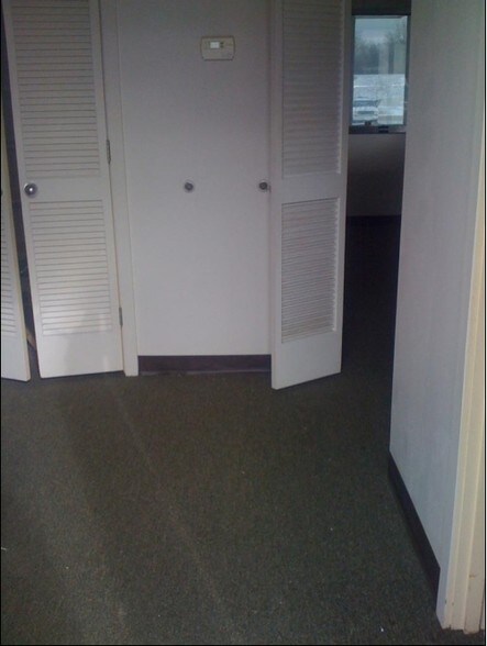 More Photos Of 913 Highway 84 W, Caruthersville Restaurant For Lease