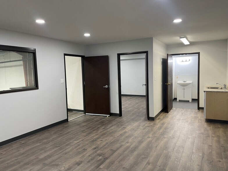 More Photos Of 2135 W 15th St, Long Beach Warehouse For Lease