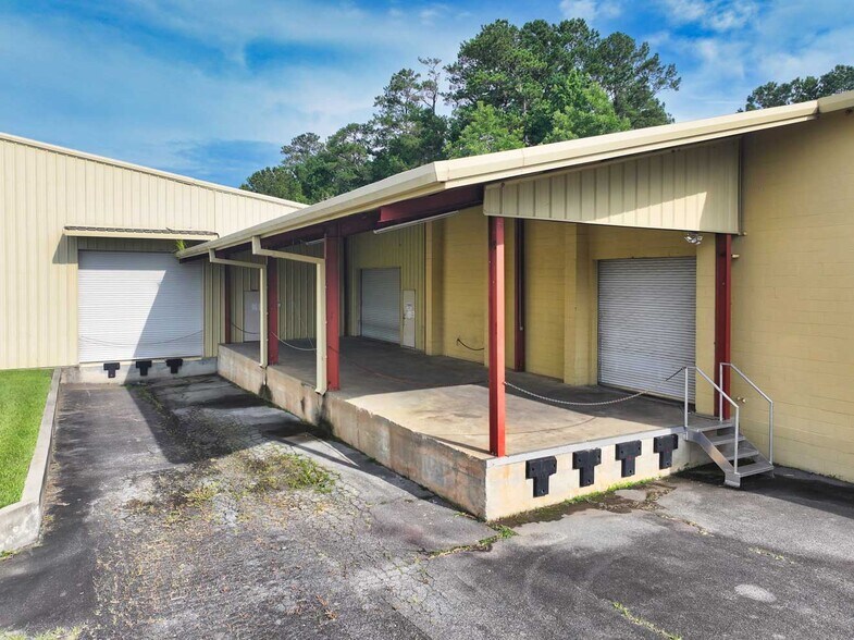 More Photos Of 11763 N Us-319, Thomasville Manufacturing For Sale
