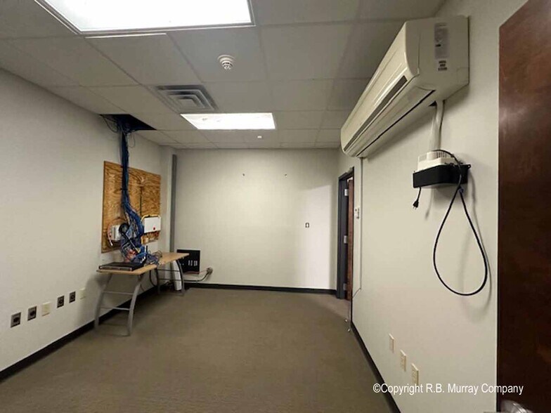More Photos Of 1701 S Enterprise Ave, Springfield Office For Sale