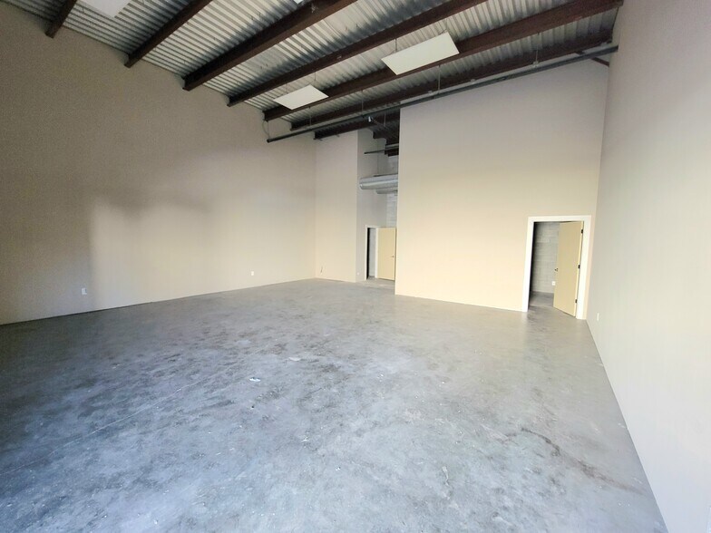 More Photos Of 6501 Ashcroft Dr, Houston Industrial For Lease