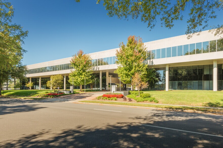More Photos Of 2101 Rexford Rd, Charlotte Office For Lease