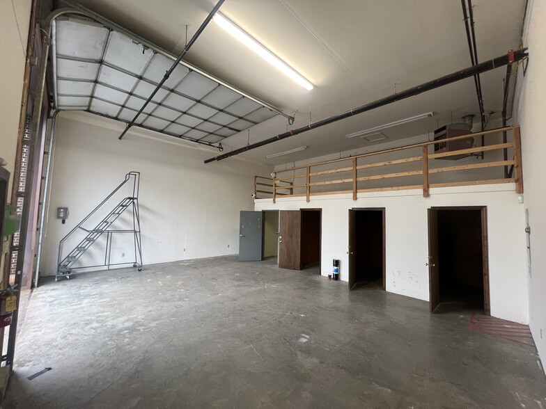 More Photos Of 59 Chennel Dr, Concord Office For Sale