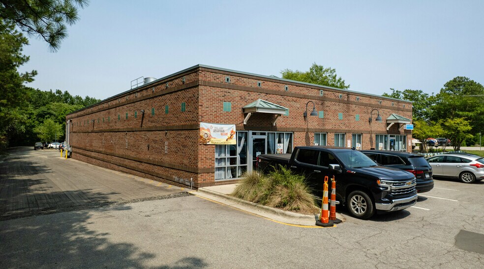 More Photos Of 4810 Hope Valley Rd, Durham Storefront For Lease