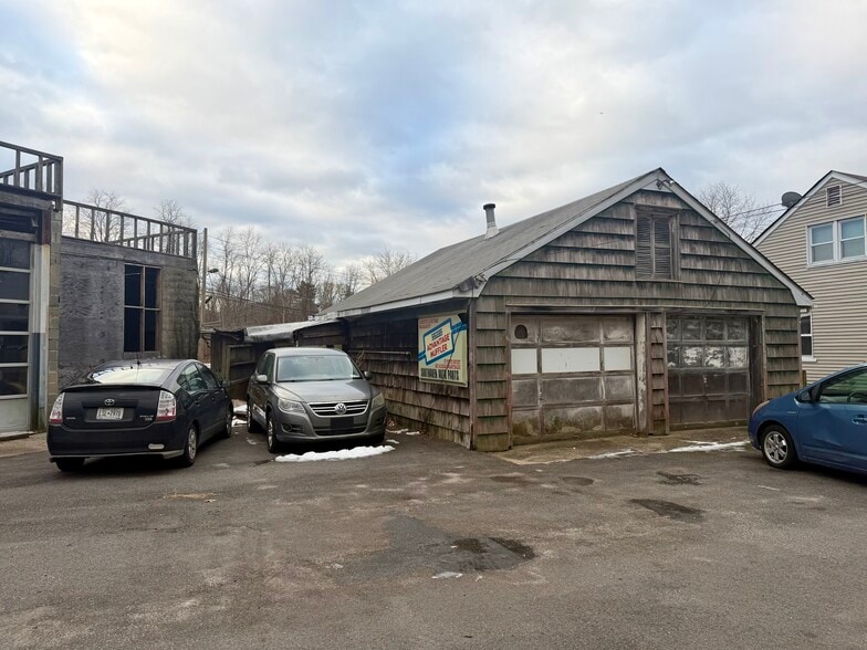 More Photos Of 2800 Montauk Hwy, Brookhaven Service Station For Sale