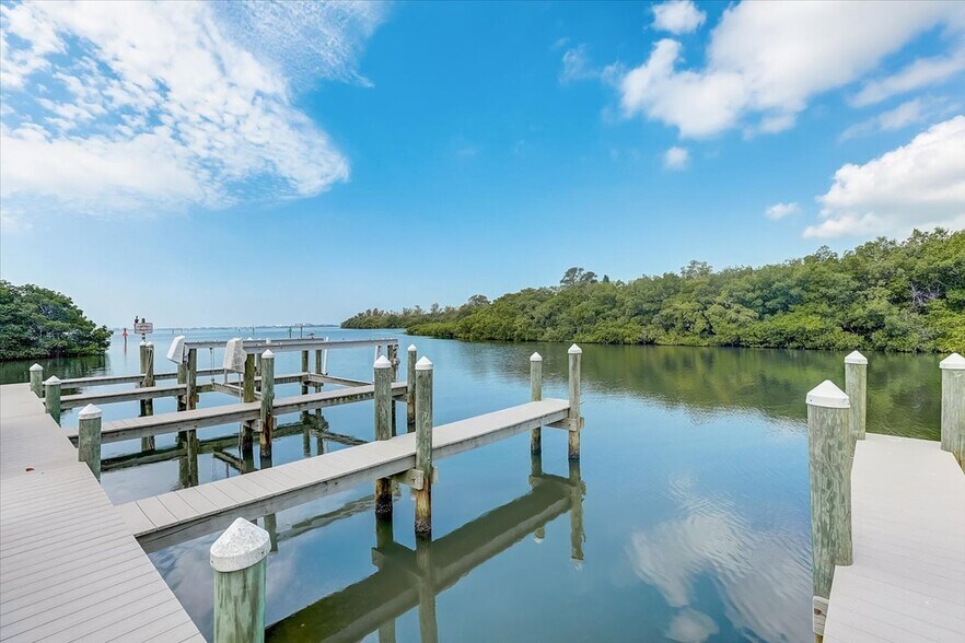 More Photos Of 2424 Bay Dr, Bradenton Land For Sale