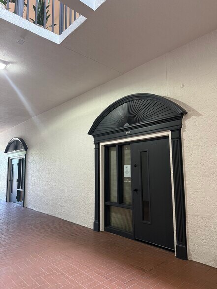 More Photos Of 9200 Bonita Beach Rd, Bonita Springs Coworking Space