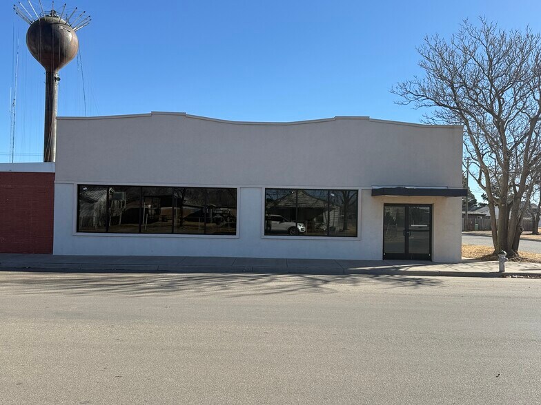 More Photos Of 218 Main St, Idalou Storefront Retail Office For Sale