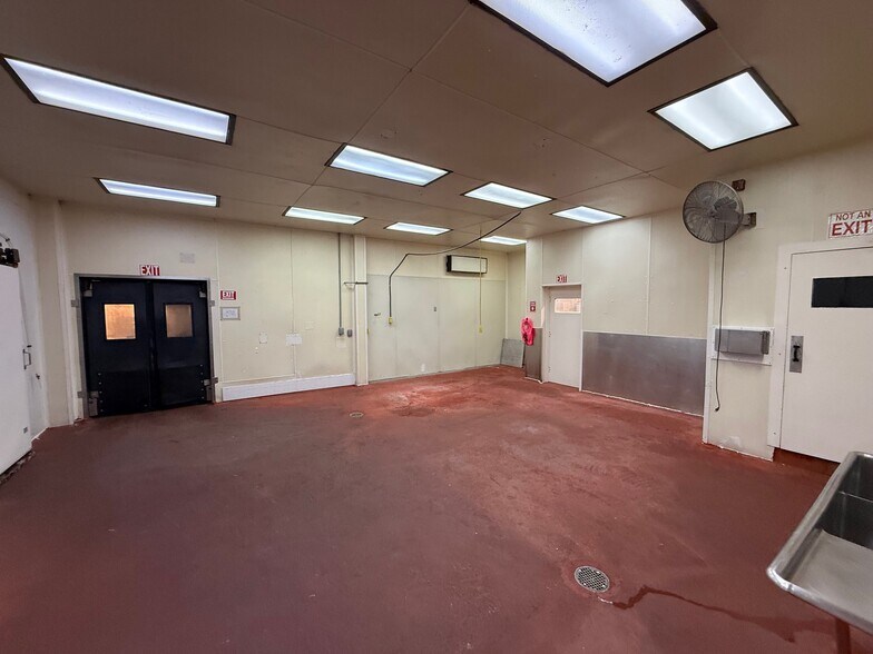 More Photos Of 140 N Locust St, Palmyra Food Processing For Sale