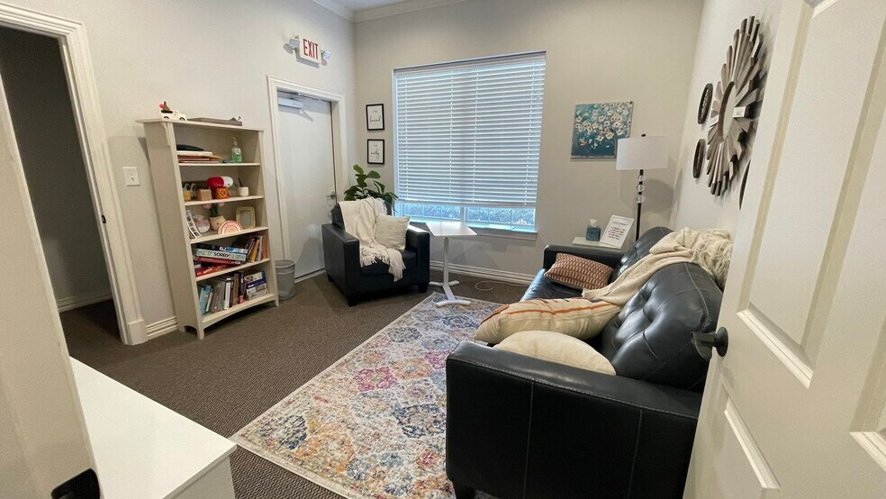 More Photos Of 8668 John Hickman Pky, Frisco Medical For Sale