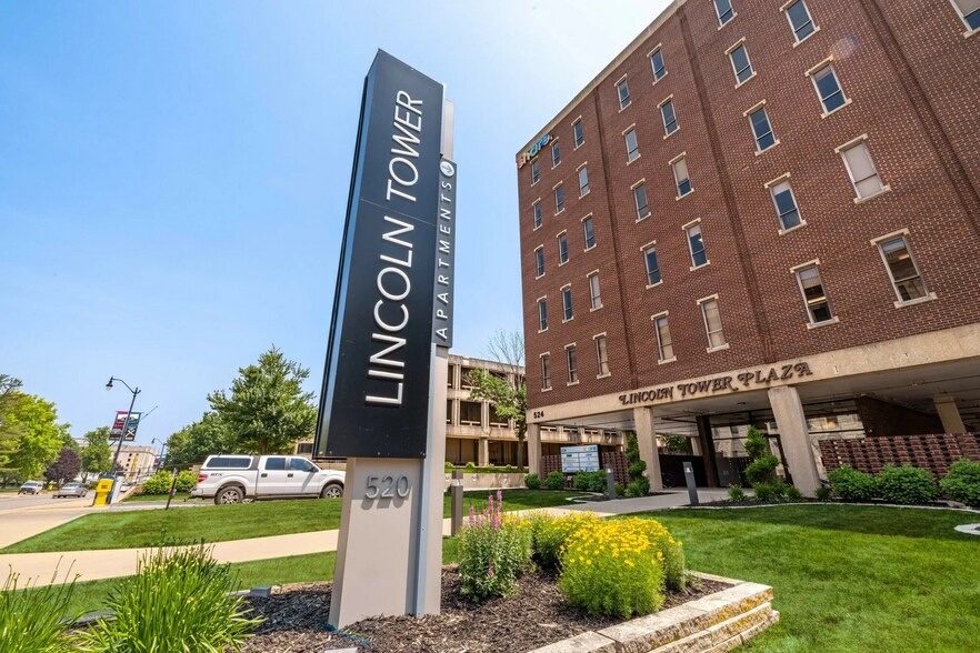 Primary Photo Of 520 S 2nd St, Springfield Apartments For Sale