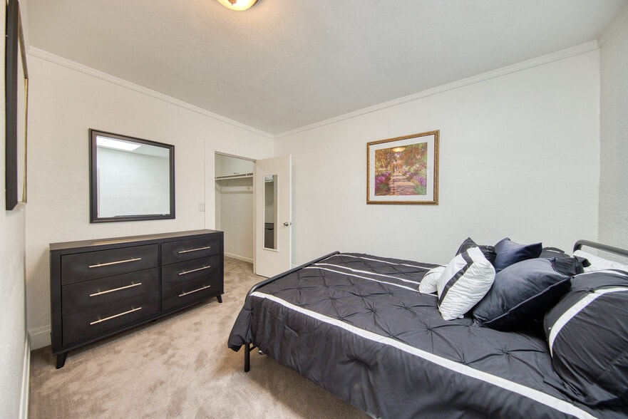 More Photos Of 2918-2920 Lyon St, San Francisco Office Residential For Sale