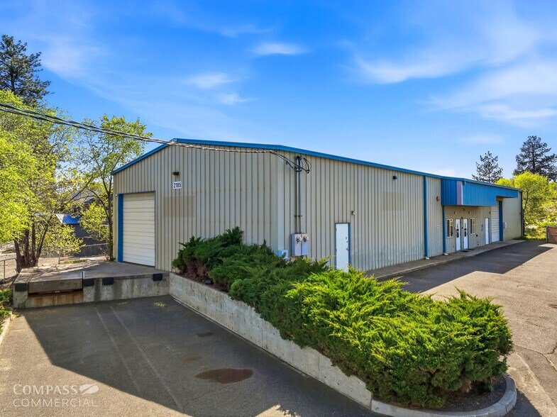 More Photos Of 2185 NE 2nd St, Bend Warehouse For Sale