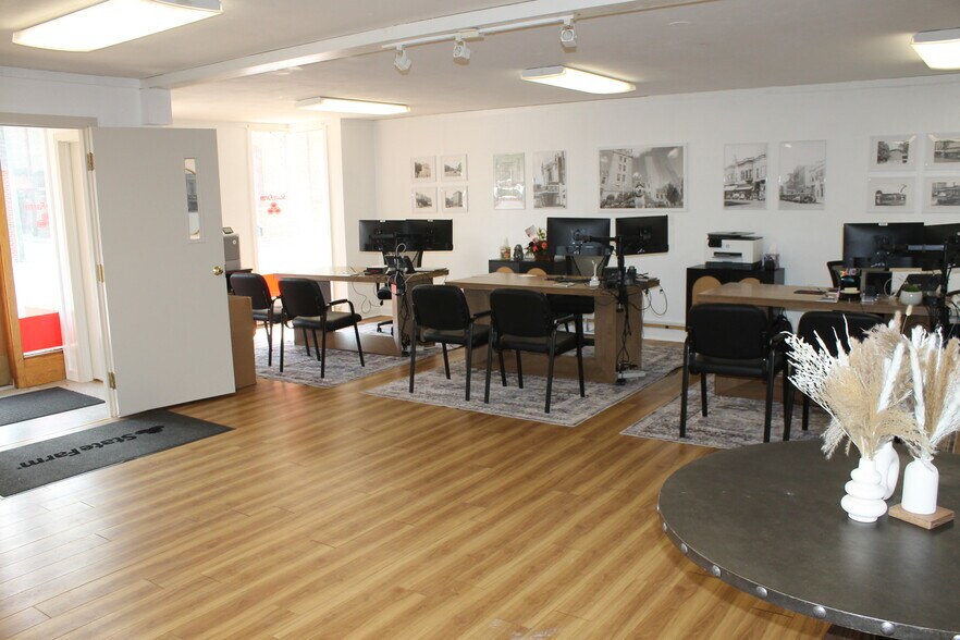More Photos Of 129 E Locust St, Dekalb Office For Sale