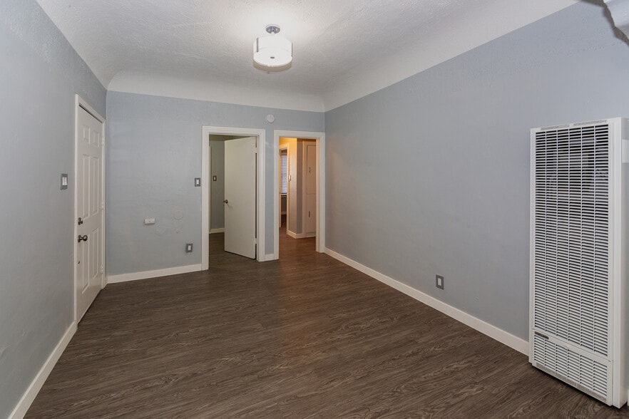 More Photos Of 1735 E 10th St, Long Beach Apartments For Sale