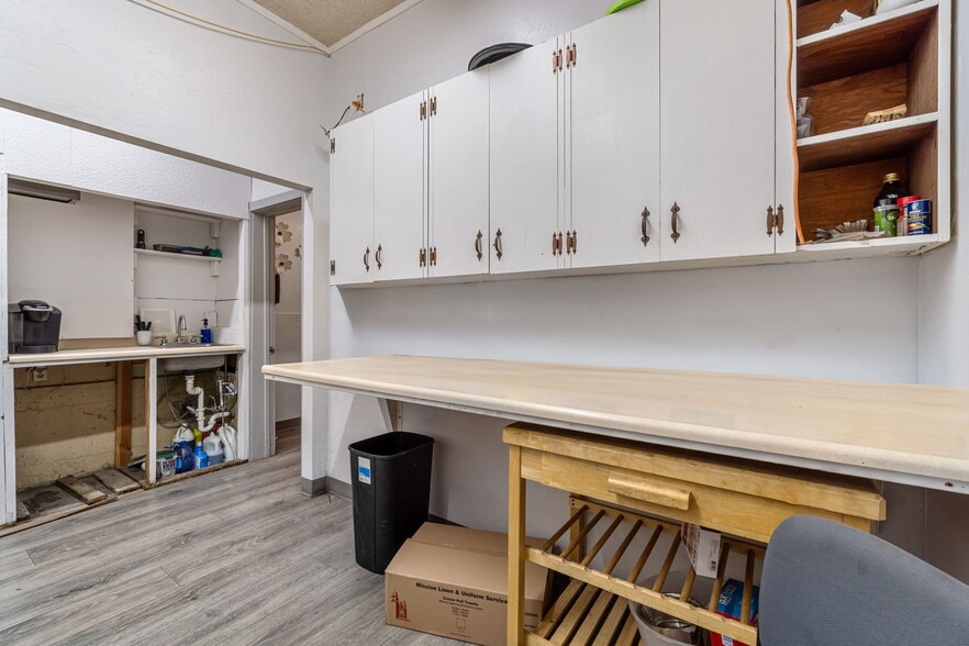 More Photos Of 341 Harris St, Eureka Storefront For Sale