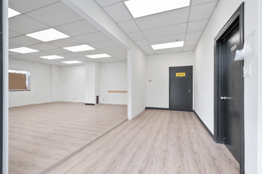 More Photos Of 8019 Monticello Ave, Skokie Industrial For Sale