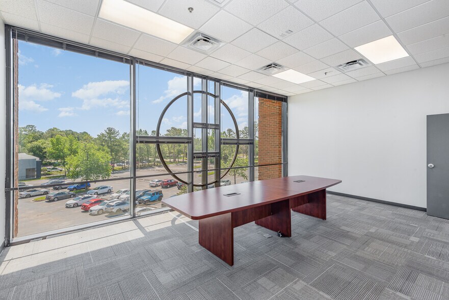 More Photos Of 7751 Belfort Pky, Jacksonville Office For Lease