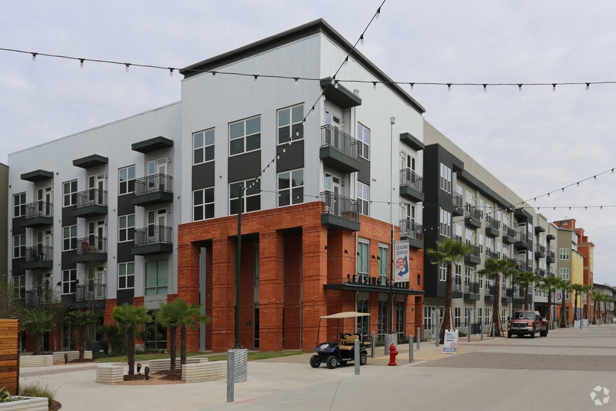 More Photos Of 423 Blue Star, San Antonio Apartments For Lease