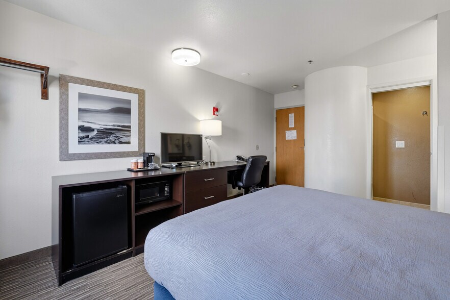 More Photos Of 1575 S Meridian Rd, Meridian Hotel For Sale