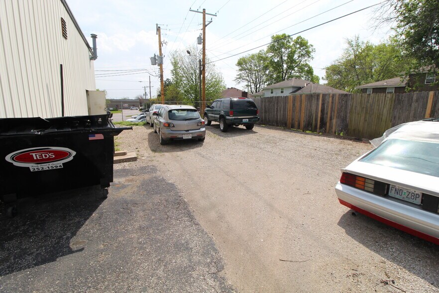 More Photos Of 1108 SW East Us-40 Hwy, Blue Springs Auto Repair For Sale